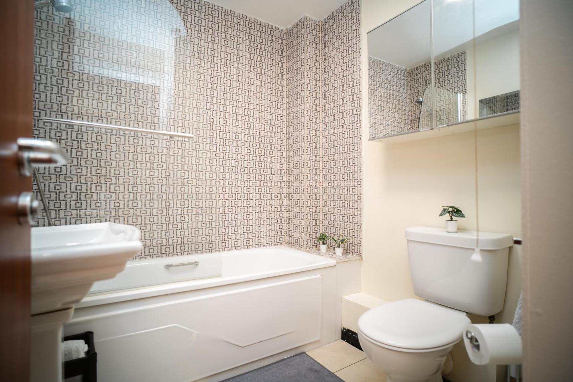 Duplex In Centre Apartment *